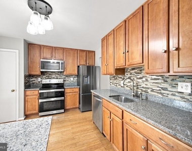 8346 Stationhouse Court - Photo Thumbnail 4