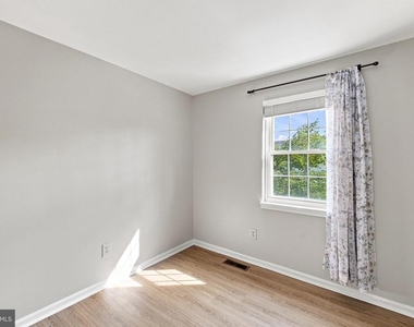 8346 Stationhouse Court - Photo Thumbnail 21