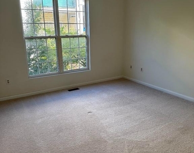 1588 Leeds Castle Drive - Photo Thumbnail 6