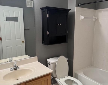 1588 Leeds Castle Drive - Photo Thumbnail 10