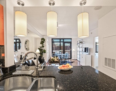 2451 Midtown Avenue - Photo Thumbnail 9