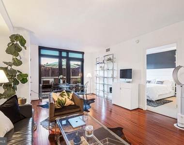 2451 Midtown Avenue - Photo Thumbnail 5