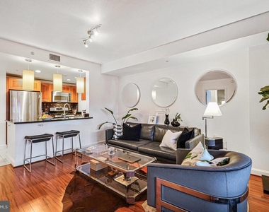 2451 Midtown Avenue - Photo Thumbnail 3
