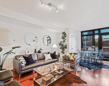 2451 Midtown Avenue - Photo Thumbnail 6