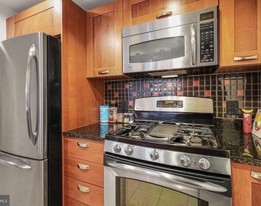 2451 Midtown Avenue - Photo Thumbnail 12