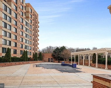 2451 Midtown Avenue - Photo Thumbnail 39