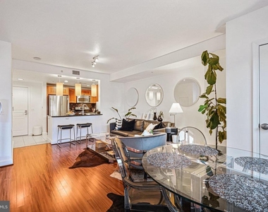 2451 Midtown Avenue - Photo Thumbnail 10