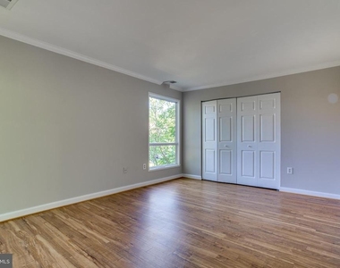 4405 Elan Court - Photo Thumbnail 19