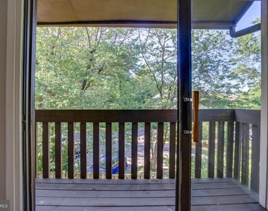 4405 Elan Court - Photo Thumbnail 18