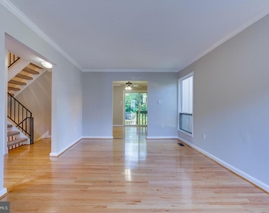 4405 Elan Court - Photo Thumbnail 14