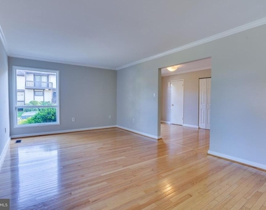 4405 Elan Court - Photo Thumbnail 12