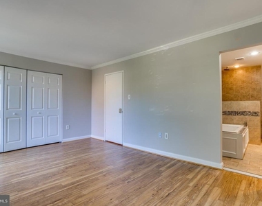 4405 Elan Court - Photo Thumbnail 20