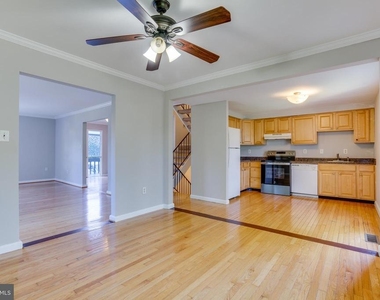 4405 Elan Court - Photo Thumbnail 7