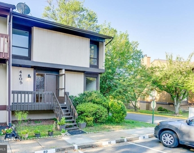 4405 Elan Court - Photo Thumbnail 2
