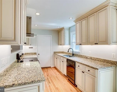 2601 Seskey Glen Court - Photo Thumbnail 15