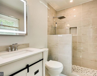 2601 Seskey Glen Court - Photo Thumbnail 24