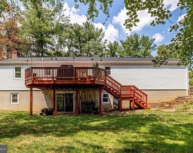 2601 Seskey Glen Court - Photo Thumbnail 4