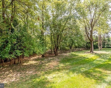 2601 Seskey Glen Court - Photo Thumbnail 6