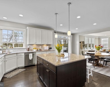 9228 Clementine Court - Photo Thumbnail 16