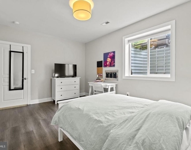 9228 Clementine Court - Photo Thumbnail 32