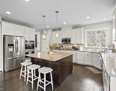 9228 Clementine Court - Photo Thumbnail 14