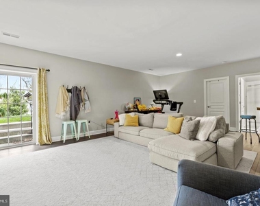 9228 Clementine Court - Photo Thumbnail 45