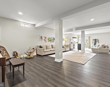 9228 Clementine Court - Photo Thumbnail 42