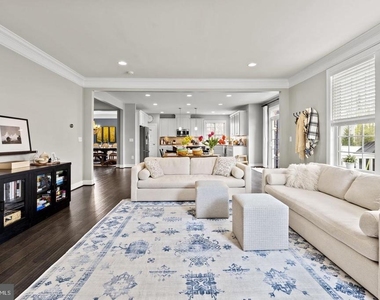 9228 Clementine Court - Photo Thumbnail 10