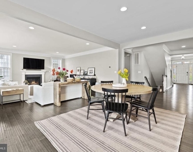 9228 Clementine Court - Photo Thumbnail 13