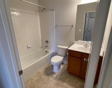 202 Norland Knoll - Photo Thumbnail 11