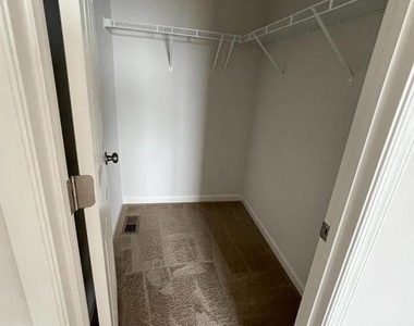 202 Norland Knoll - Photo Thumbnail 9