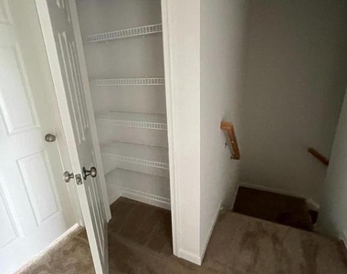 202 Norland Knoll - Photo Thumbnail 18