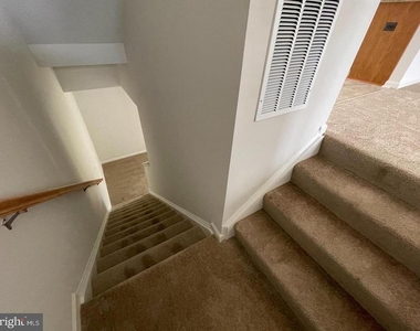 202 Norland Knoll - Photo Thumbnail 10