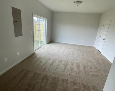 202 Norland Knoll - Photo Thumbnail 4