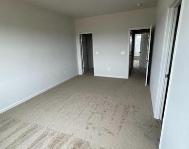 202 Norland Knoll - Photo Thumbnail 6