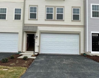 202 Norland Knoll - Photo Thumbnail 3