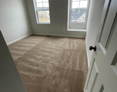 202 Norland Knoll - Photo Thumbnail 7