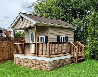 504 Hitt Court - Photo Thumbnail 38