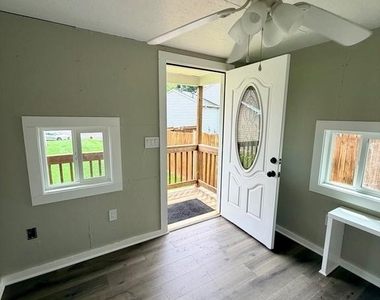 504 Hitt Court - Photo Thumbnail 39
