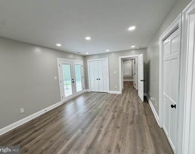 504 Hitt Court - Photo Thumbnail 19