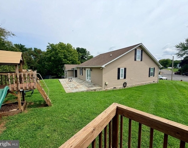 504 Hitt Court - Photo Thumbnail 41