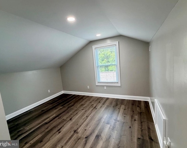 504 Hitt Court - Photo Thumbnail 30