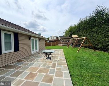 504 Hitt Court - Photo Thumbnail 44