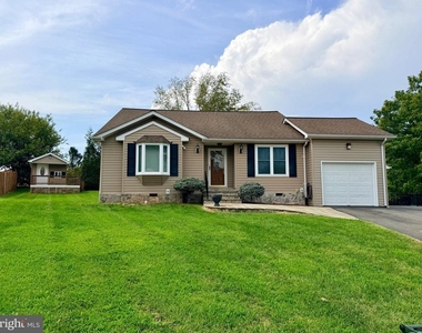 504 Hitt Court - Photo Thumbnail 2