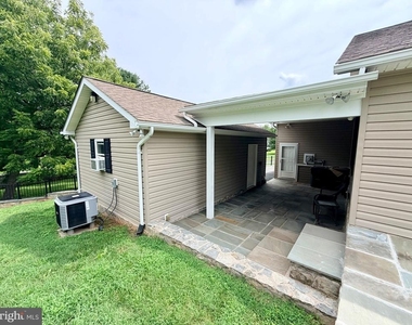 504 Hitt Court - Photo Thumbnail 36