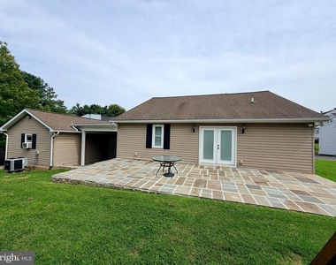 504 Hitt Court - Photo Thumbnail 43