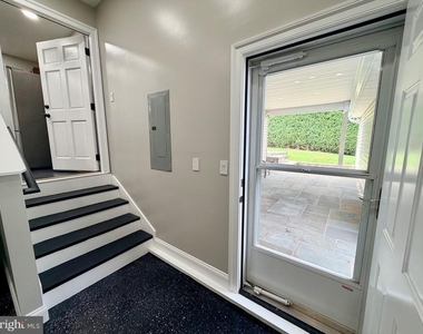 504 Hitt Court - Photo Thumbnail 33