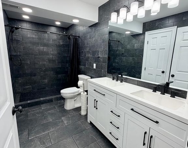 504 Hitt Court - Photo Thumbnail 21