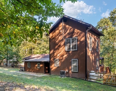 104 Laurel Lane - Photo Thumbnail 31