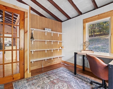 104 Laurel Lane - Photo Thumbnail 20